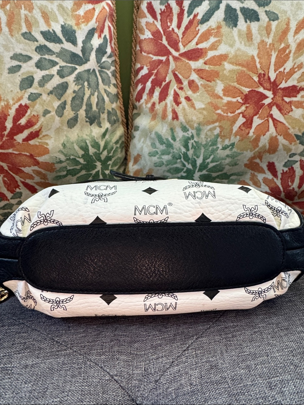 MCM Black & White Monogram Crossbody - Picture 3 of 12
